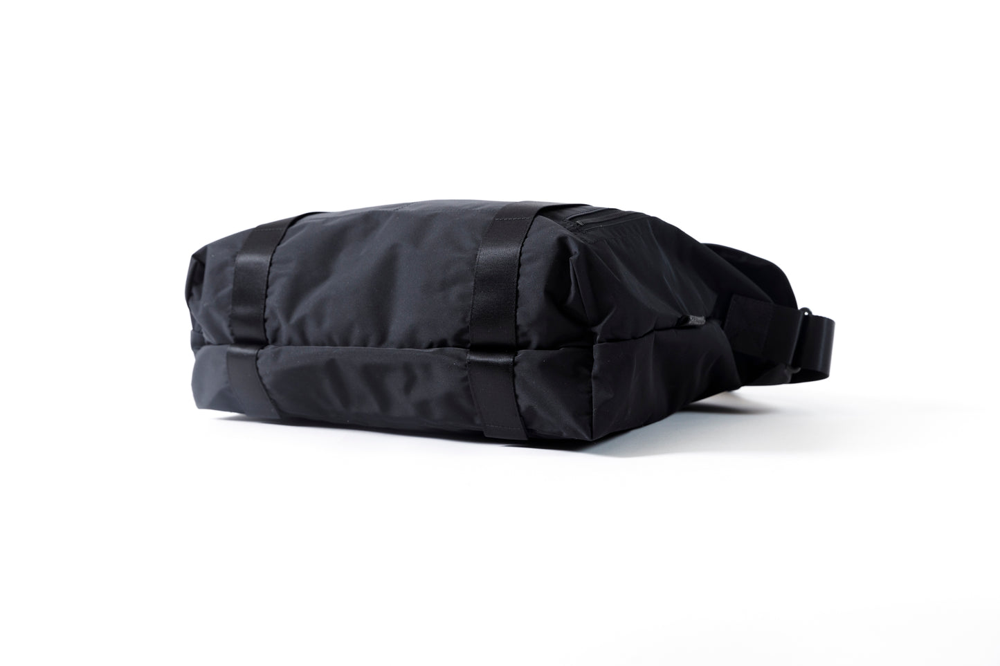 AMIACALVA F036 GABARDINE MESSENGER BAG - Black / Size L