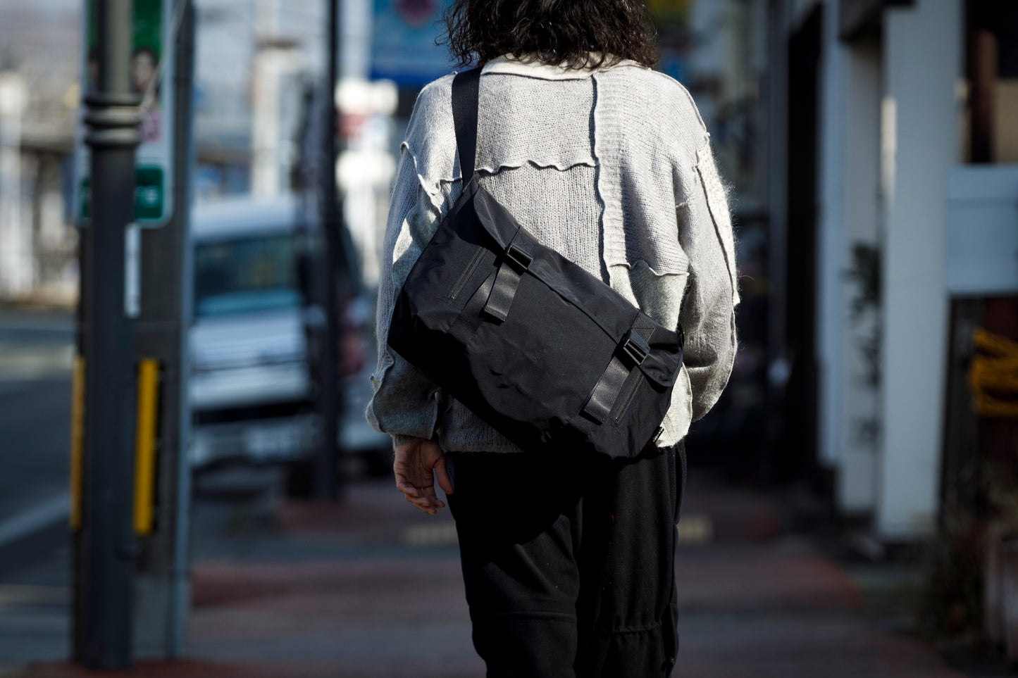 AMIACALVA F036 GABARDINE MESSENGER BAG - Black / Size L