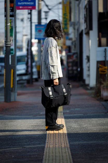 AMIACALVA F036 GABARDINE MESSENGER BAG - Black / Size L