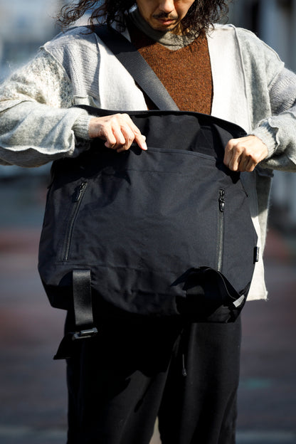 AMIACALVA F036 GABARDINE MESSENGER BAG - Black / Size L