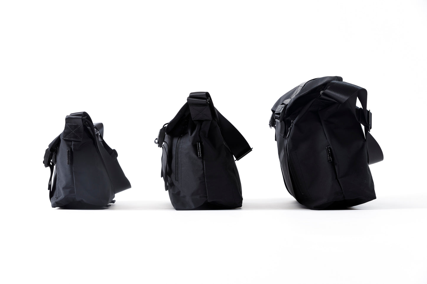 AMIACALVA F036 GABARDINE MESSENGER BAG - Black / Size L