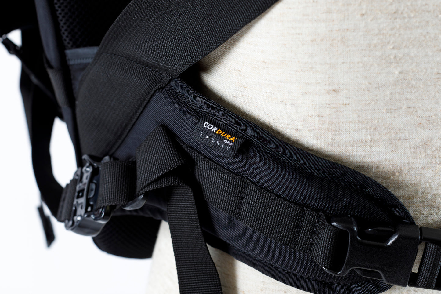 MOUT RECON TAILOR / TRANSFORM MESSENGER - Black