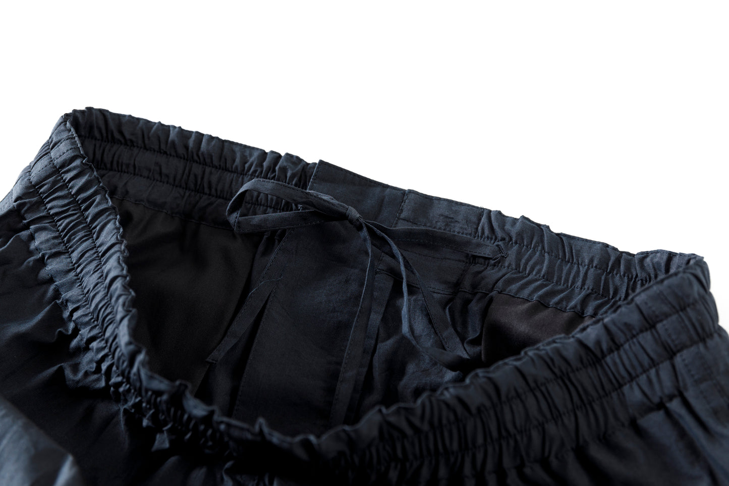 Nikki ESSENTIAL PIECES / Cotton Silk Faille Easy Shorts  - Black