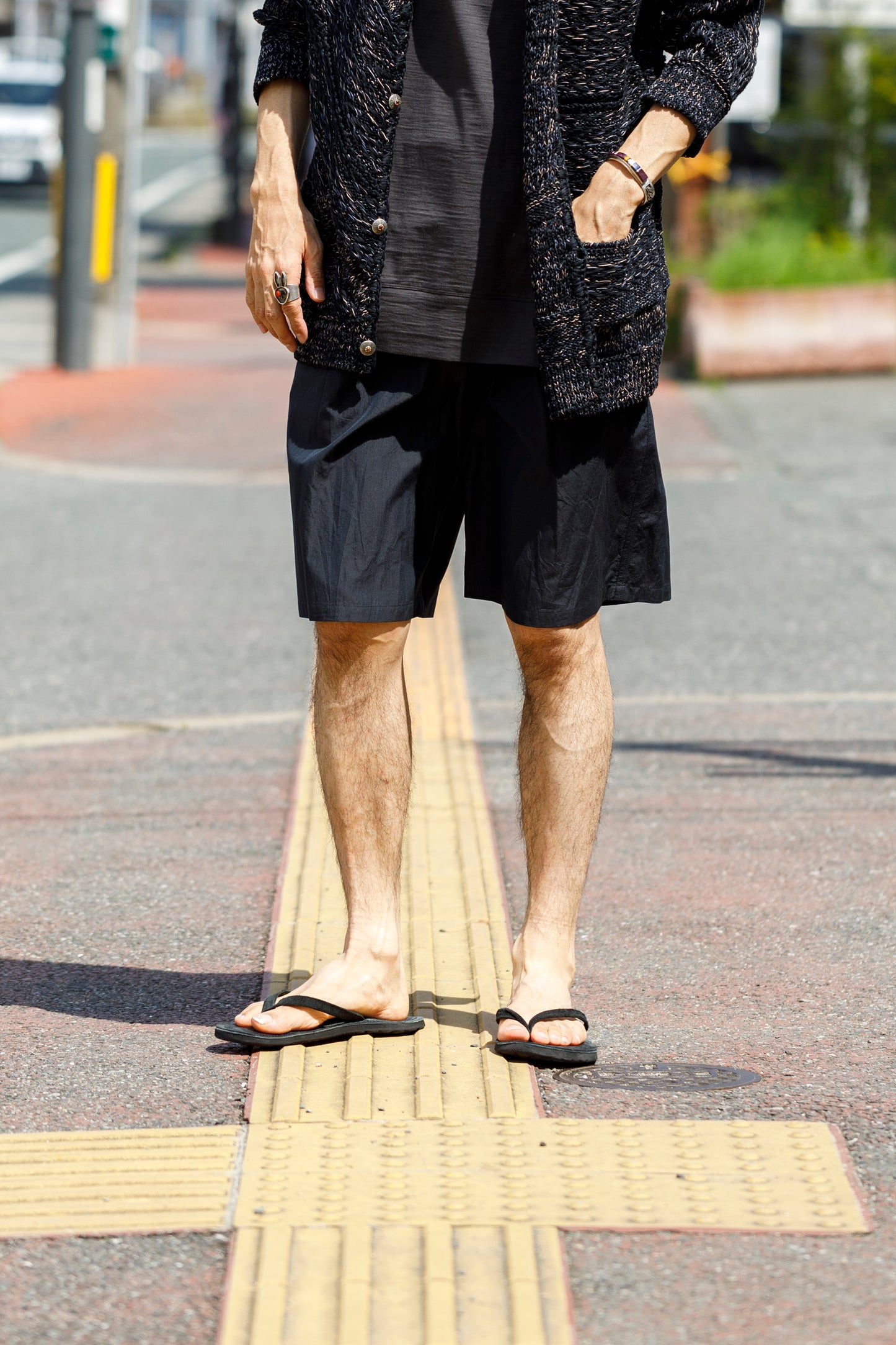 Nikki ESSENTIAL PIECES / Cotton Silk Faille Easy Shorts  - Black