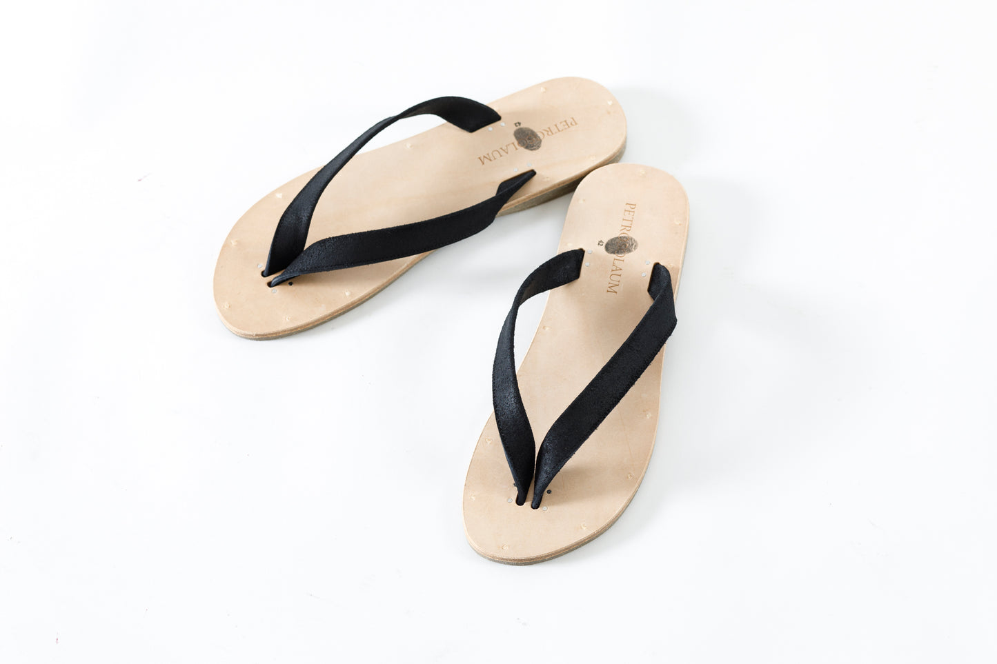 PETROSOLAUM / B-SANDALS(Horse reverse) - Black