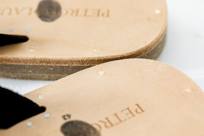 PETROSOLAUM / B-SANDALS(Horse reverse) - Black