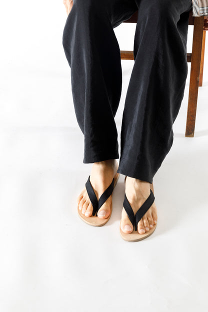 PETROSOLAUM / B-SANDALS(Horse reverse) - Black