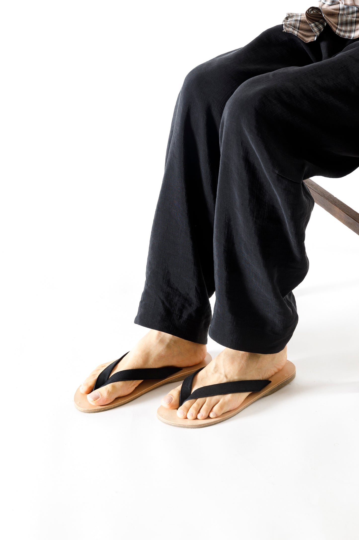 PETROSOLAUM / B-SANDALS(Horse reverse) - Black