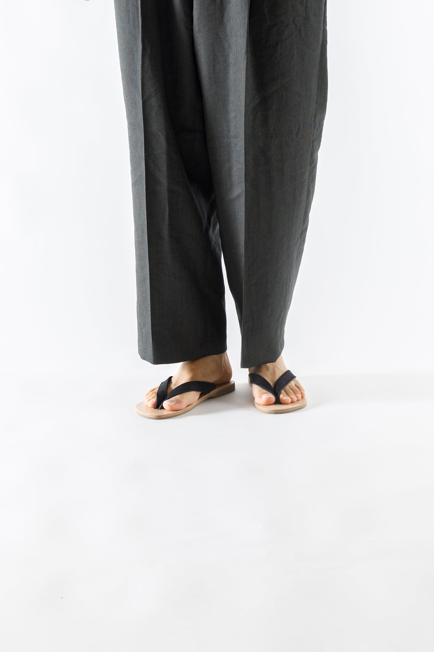 PETROSOLAUM / B-SANDALS(Horse reverse) - Black