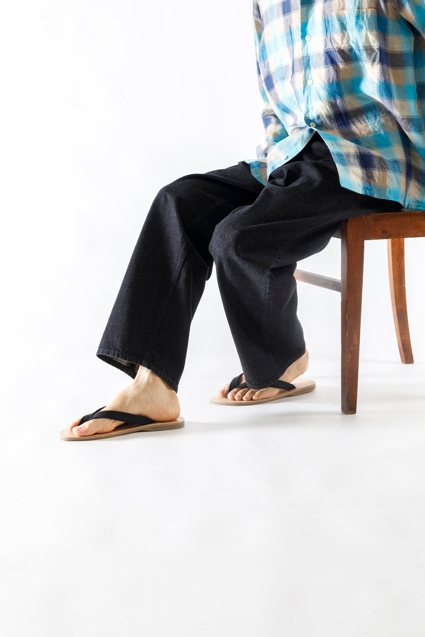 PETROSOLAUM / B-SANDALS(Horse reverse) - Black