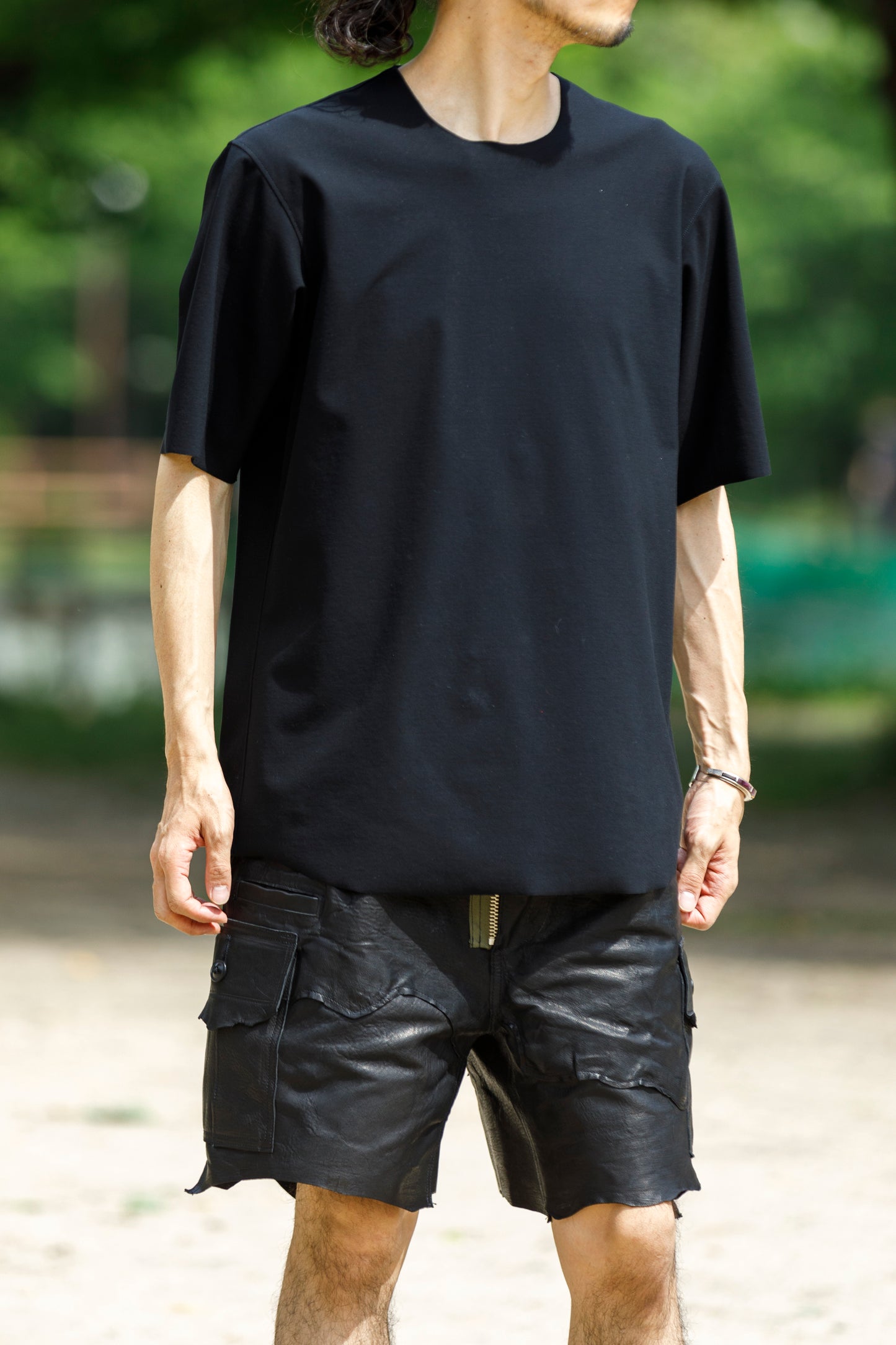 山内 yc55-261 / 強撚フリーカットポンチ・ショートスリーブTシャツ - Black