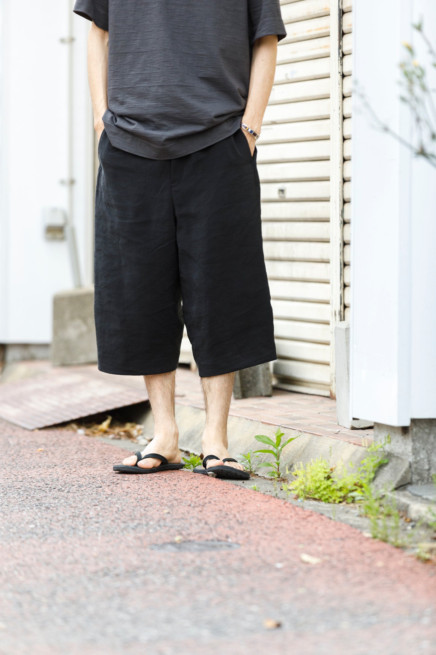 山内 / 26169-sili ビンテージシルクリネン・ワンカットイージーショーツ - sumi kuro