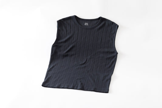 Nikki ESSENTIAL PIECE / Giza Cotton Random Rib Suleeveless - Charcoal