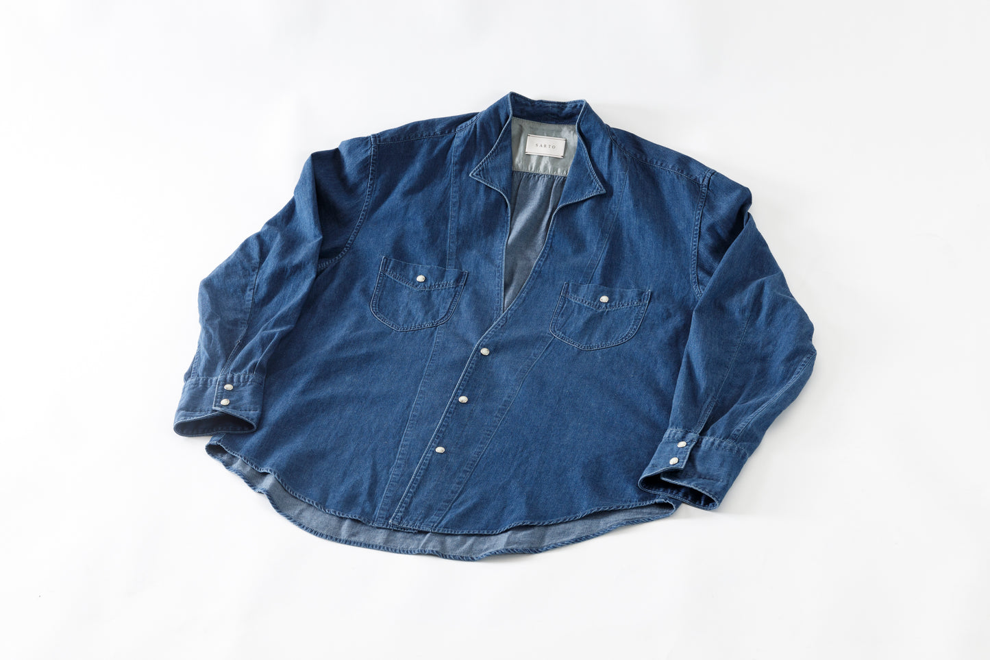 SARTO / LIGHT SELVAGE DENIM WING COLLAR SHIRT - WASHED INDIGO