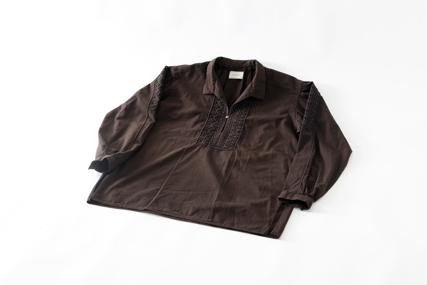 SARTO / COTTON CHANMBRAY EMBROIGERY SHIRT - DARK BROWN