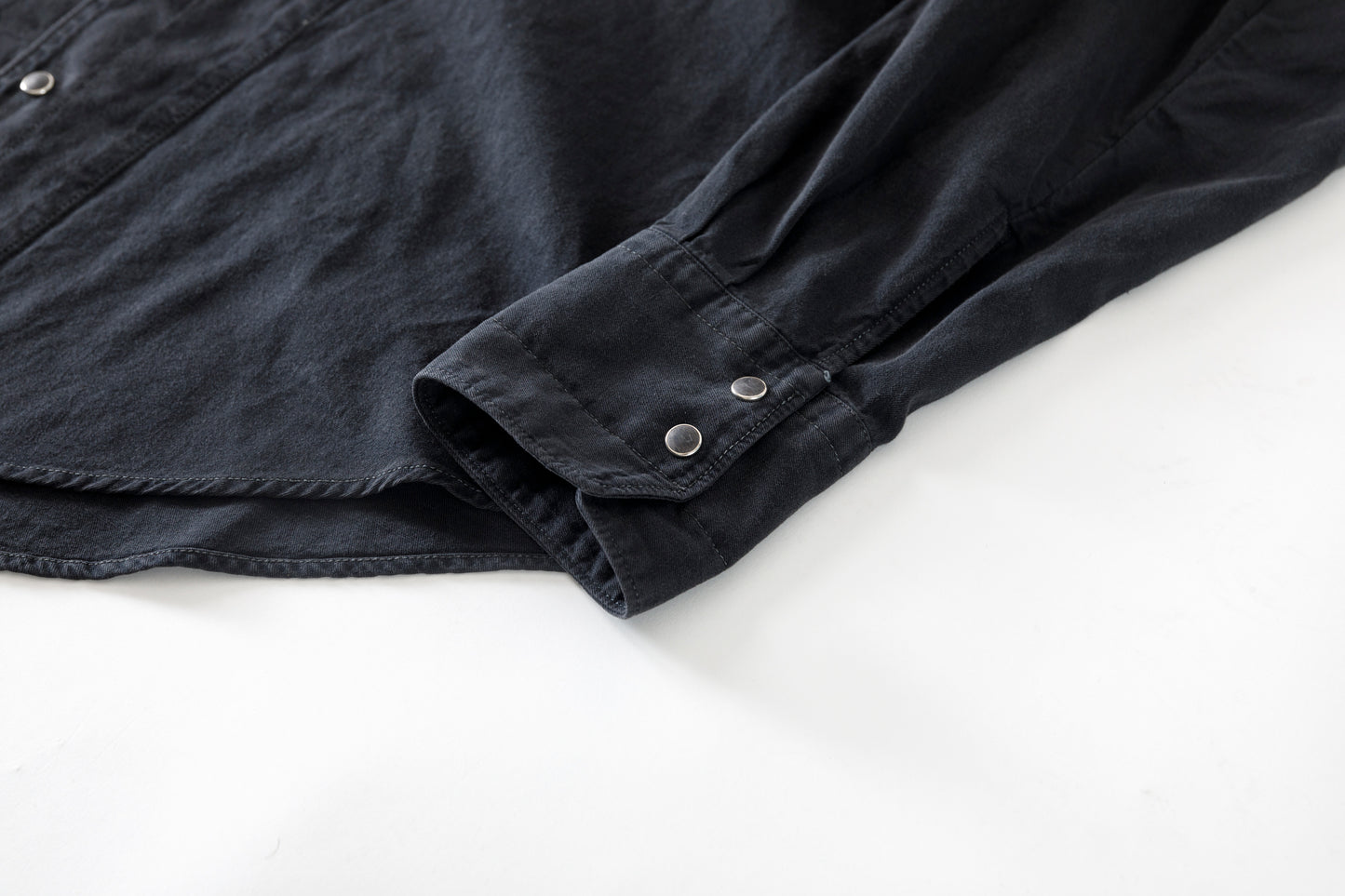 SARTO / LIGHT SELVAGE DENIM WING COLLAR SHIRT - WASHED BLACK