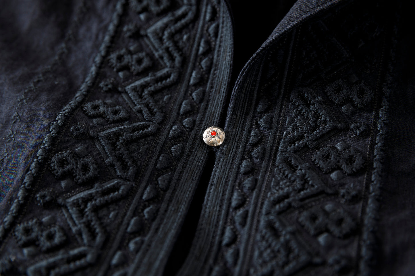 SARTO / COTTON CHANMBRAY EMBROIGERY SHIRT - BLACK