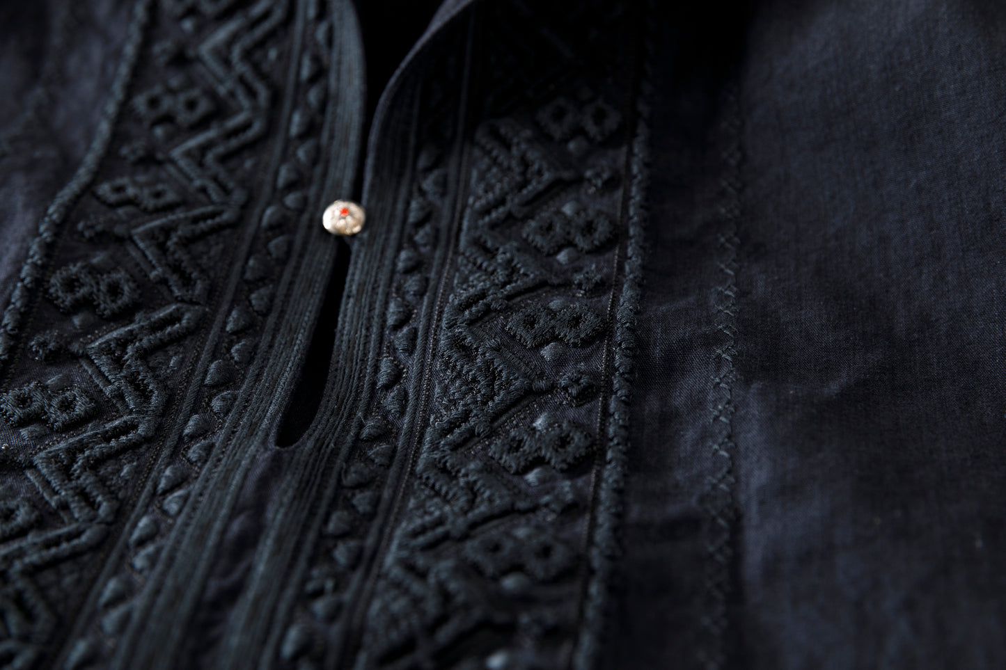 SARTO / COTTON CHANMBRAY EMBROIGERY SHIRT - BLACK