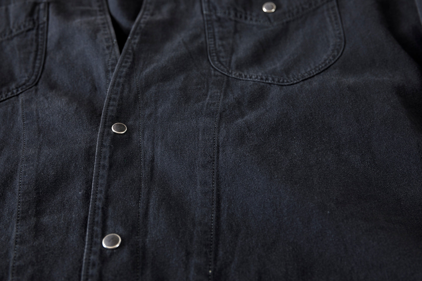 SARTO / LIGHT SELVAGE DENIM WING COLLAR SHIRT - WASHED BLACK
