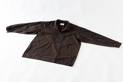 SARTO / COTTON CHANMBRAY EMBROIGERY SHIRT - DARK BROWN