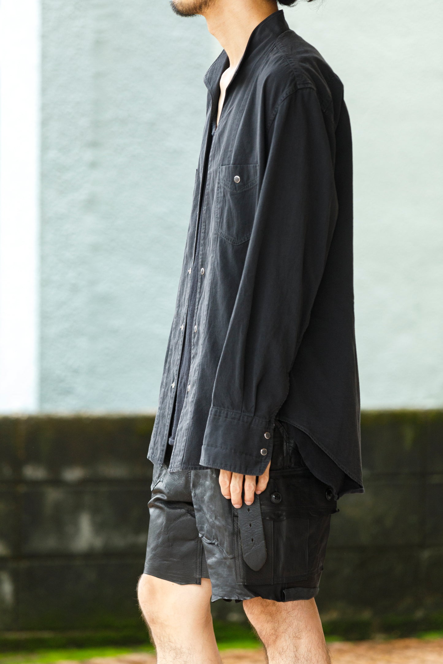 SARTO / LIGHT SELVAGE DENIM WING COLLAR SHIRT - WASHED BLACK