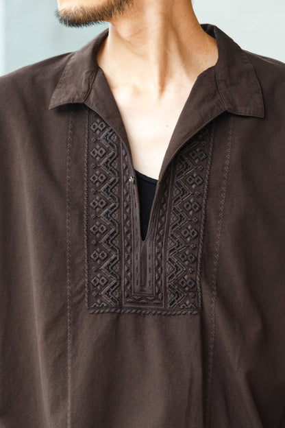 SARTO / COTTON CHANMBRAY EMBROIGERY SHIRT - DARK BROWN