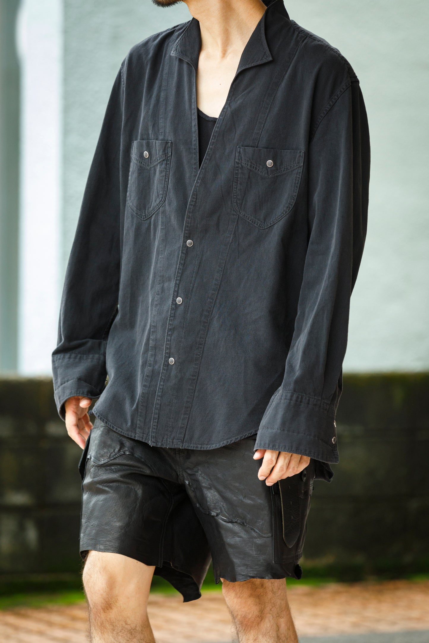 SARTO / LIGHT SELVAGE DENIM WING COLLAR SHIRT - WASHED BLACK