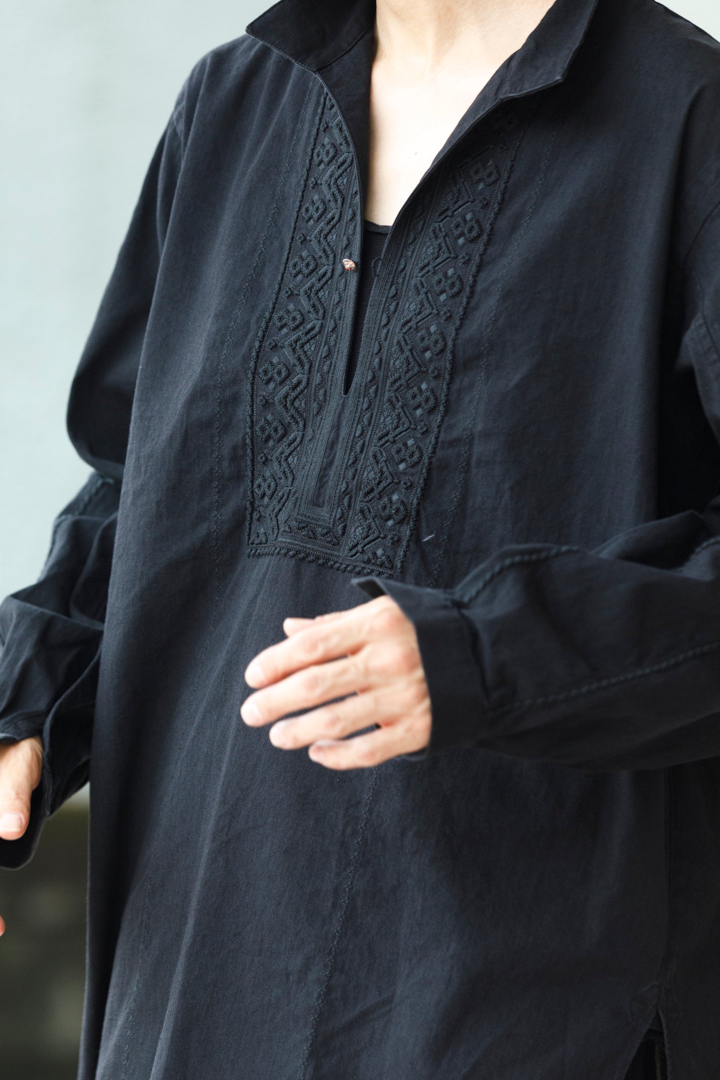 SARTO / COTTON CHANMBRAY EMBROIGERY SHIRT - BLACK