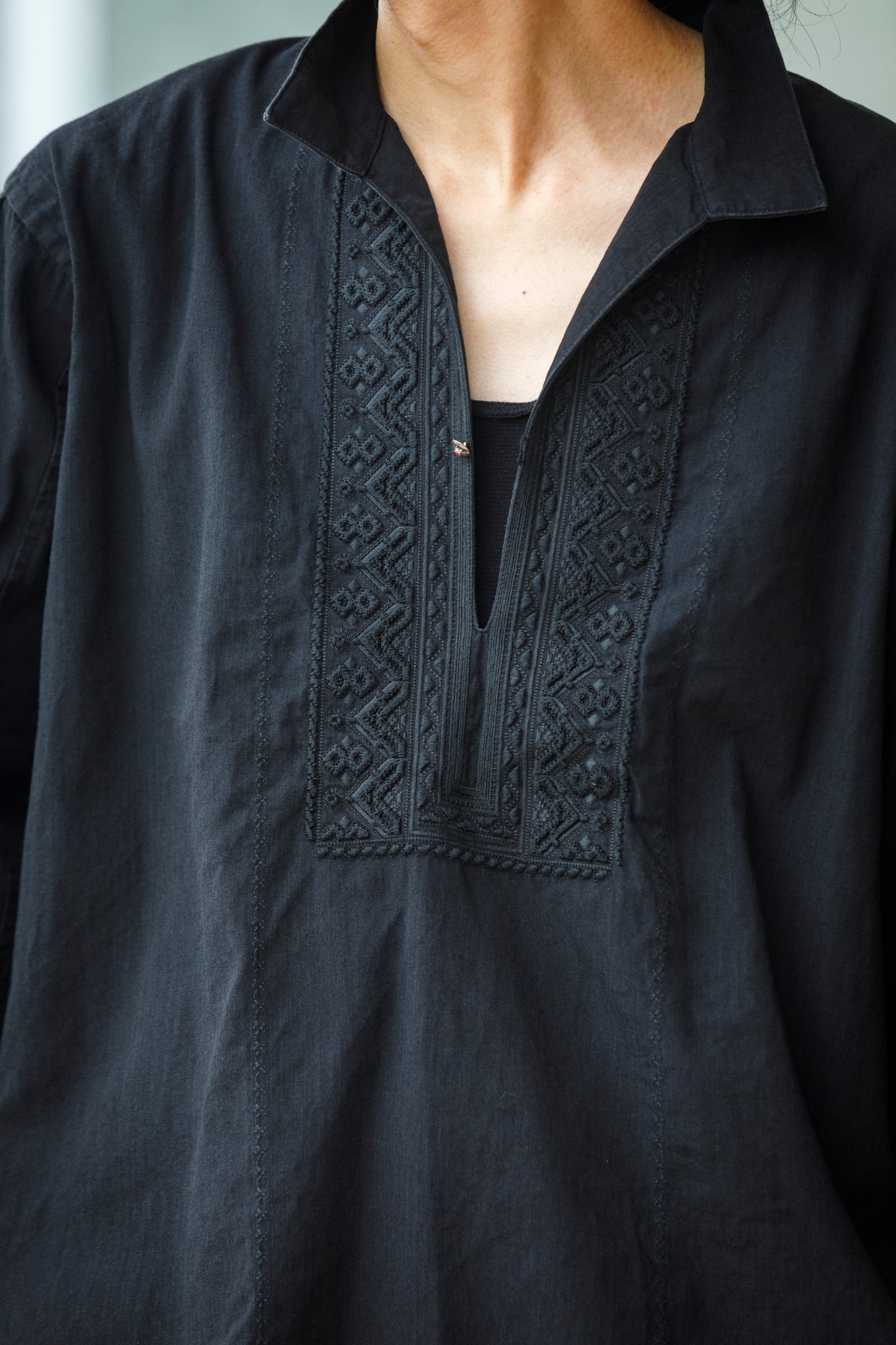 SARTO / COTTON CHANMBRAY EMBROIGERY SHIRT - BLACK