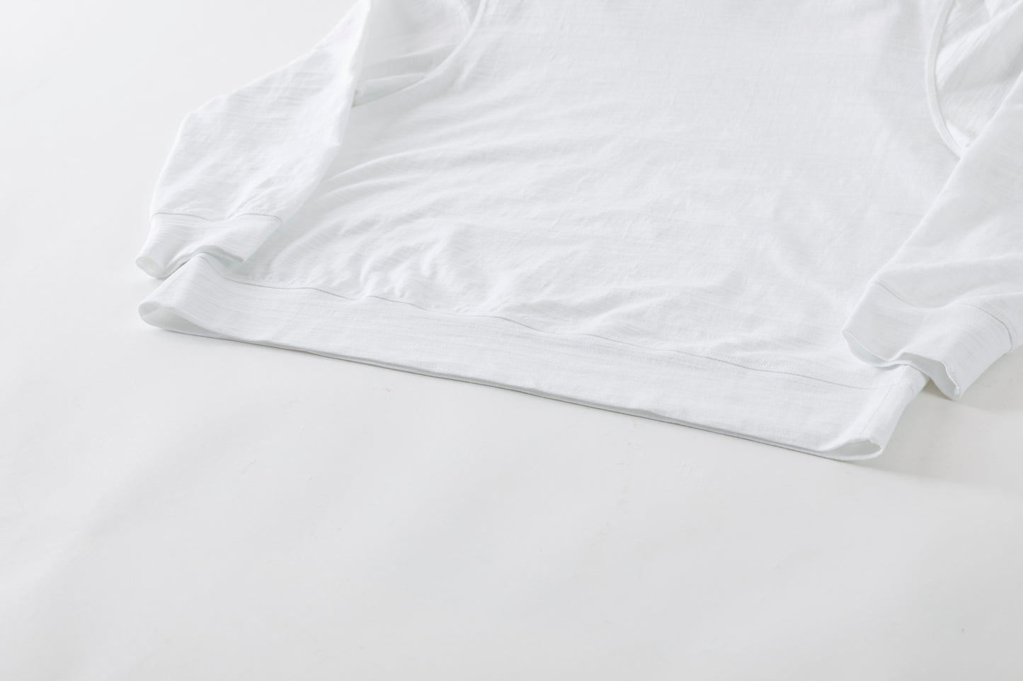 WONDER ROOM ESSE / The Line - White