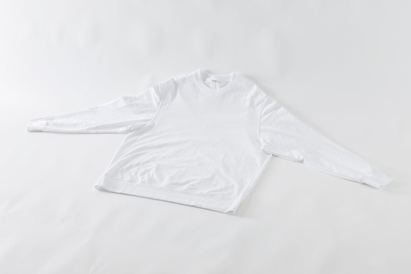 WONDER ROOM ESSE / The Line - White