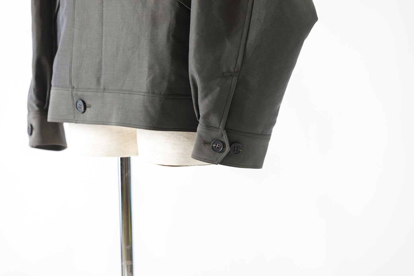 山内 / 26221 シルクコットンクロス・ジップジャケット - KHAKI