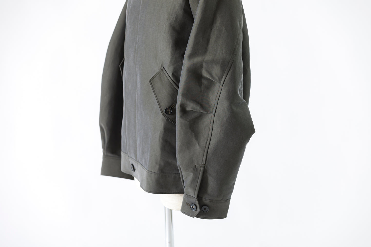 山内 / 26221 シルクコットンクロス・ジップジャケット - KHAKI