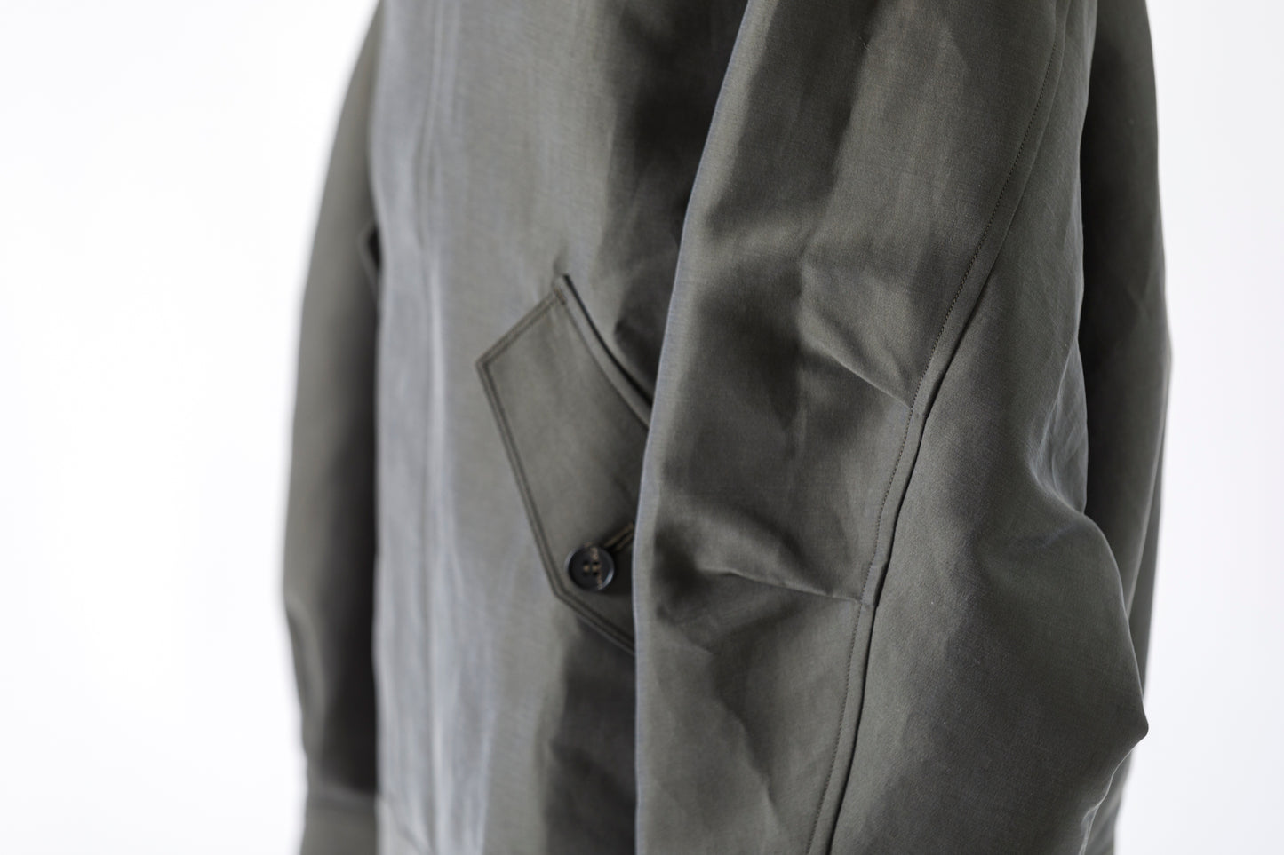 山内 / 26221 シルクコットンクロス・ジップジャケット - KHAKI