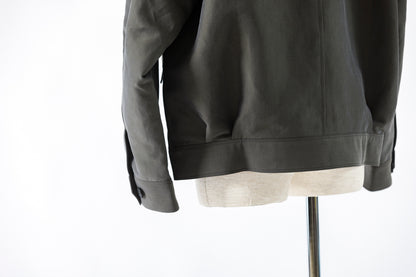 山内 / 26221 シルクコットンクロス・ジップジャケット - KHAKI