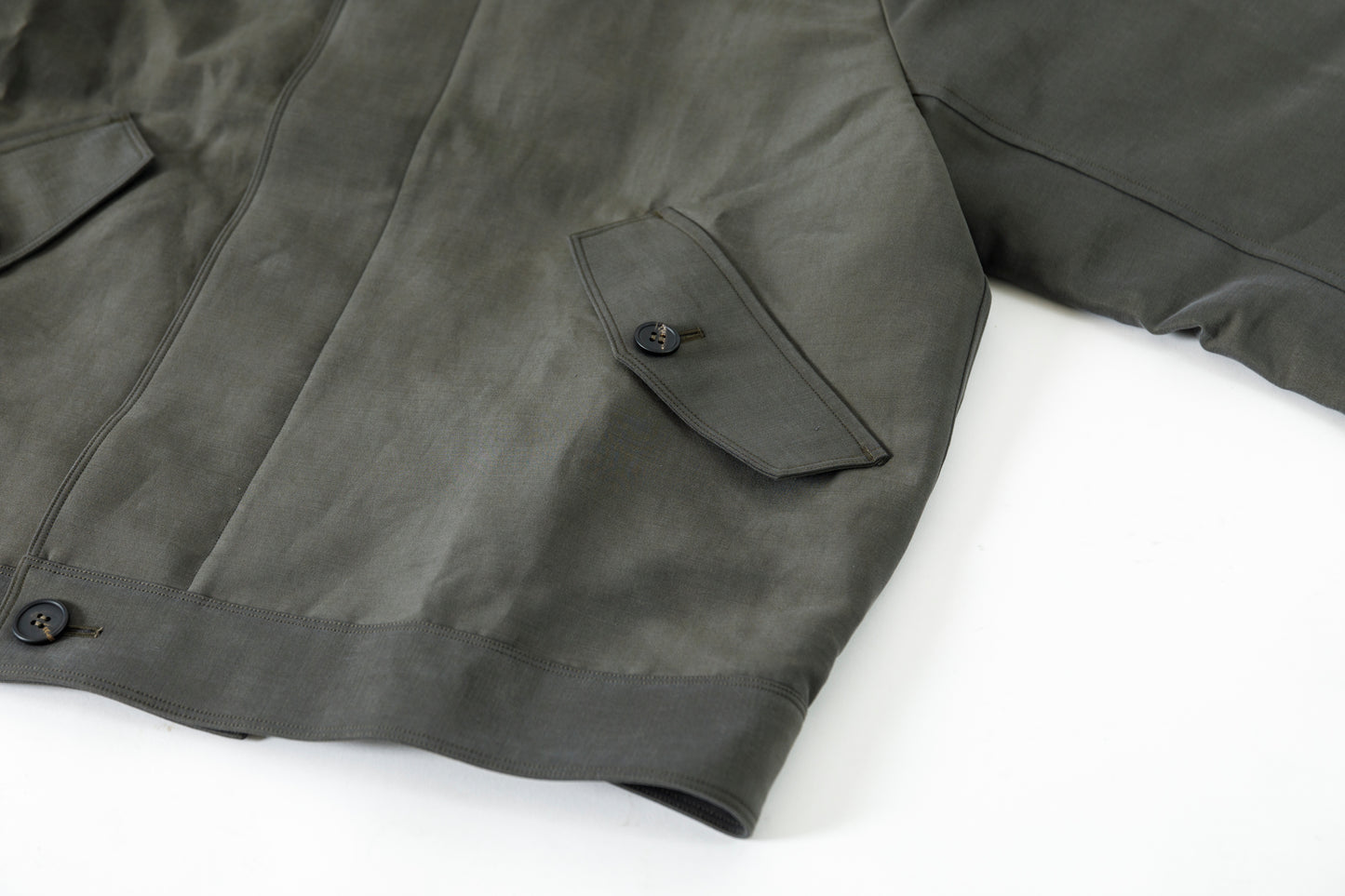 山内 / 26221 シルクコットンクロス・ジップジャケット - KHAKI