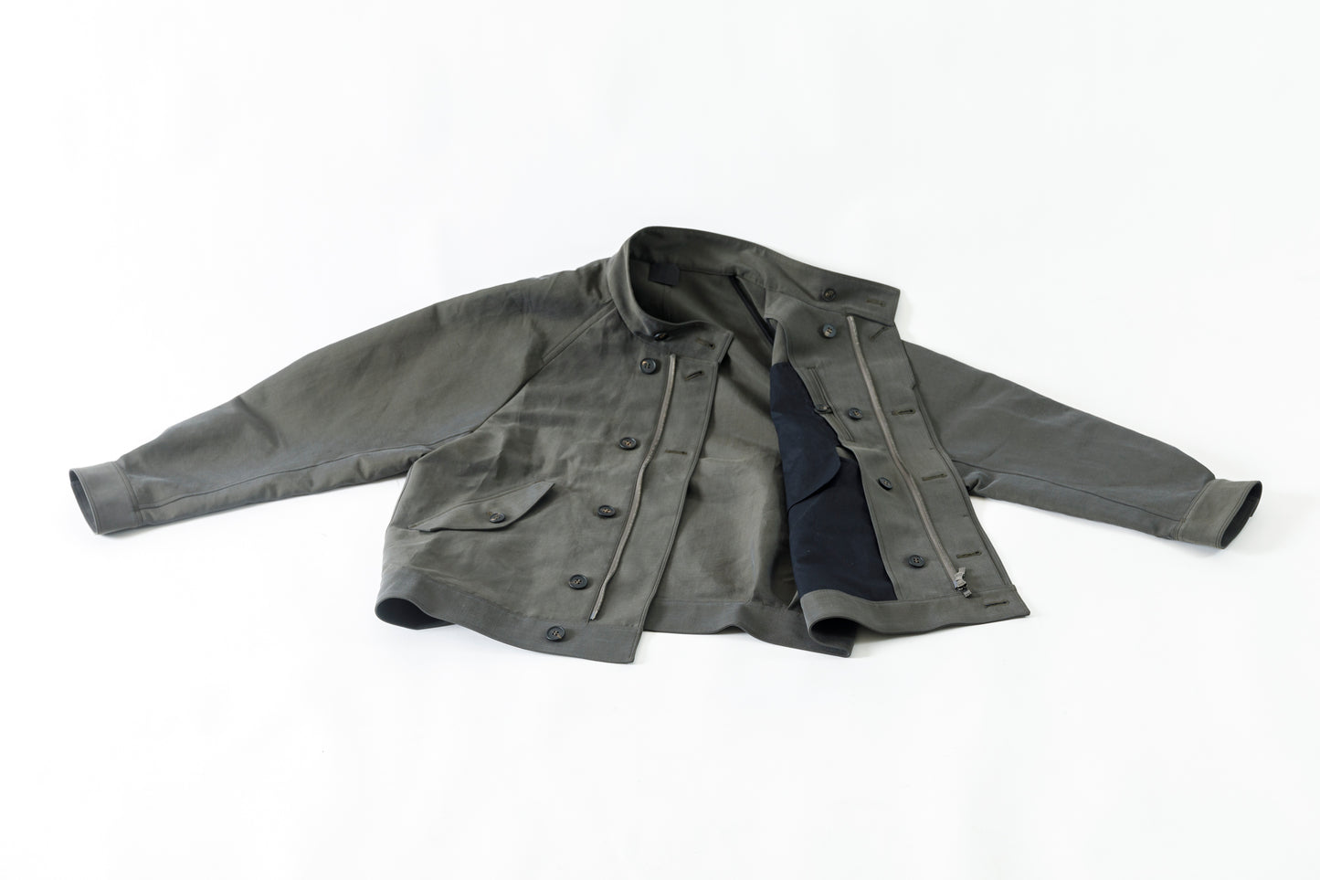 山内 / 26221 シルクコットンクロス・ジップジャケット - KHAKI