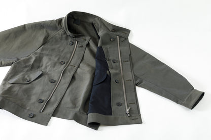 山内 / 26221 シルクコットンクロス・ジップジャケット - KHAKI