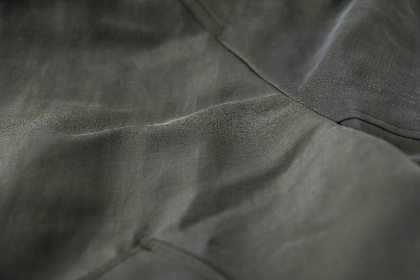 山内 / 26221 シルクコットンクロス・ジップジャケット - KHAKI