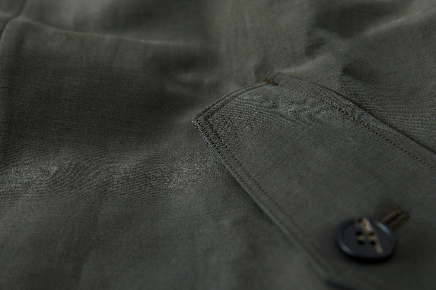 山内 / 26221 シルクコットンクロス・ジップジャケット - KHAKI