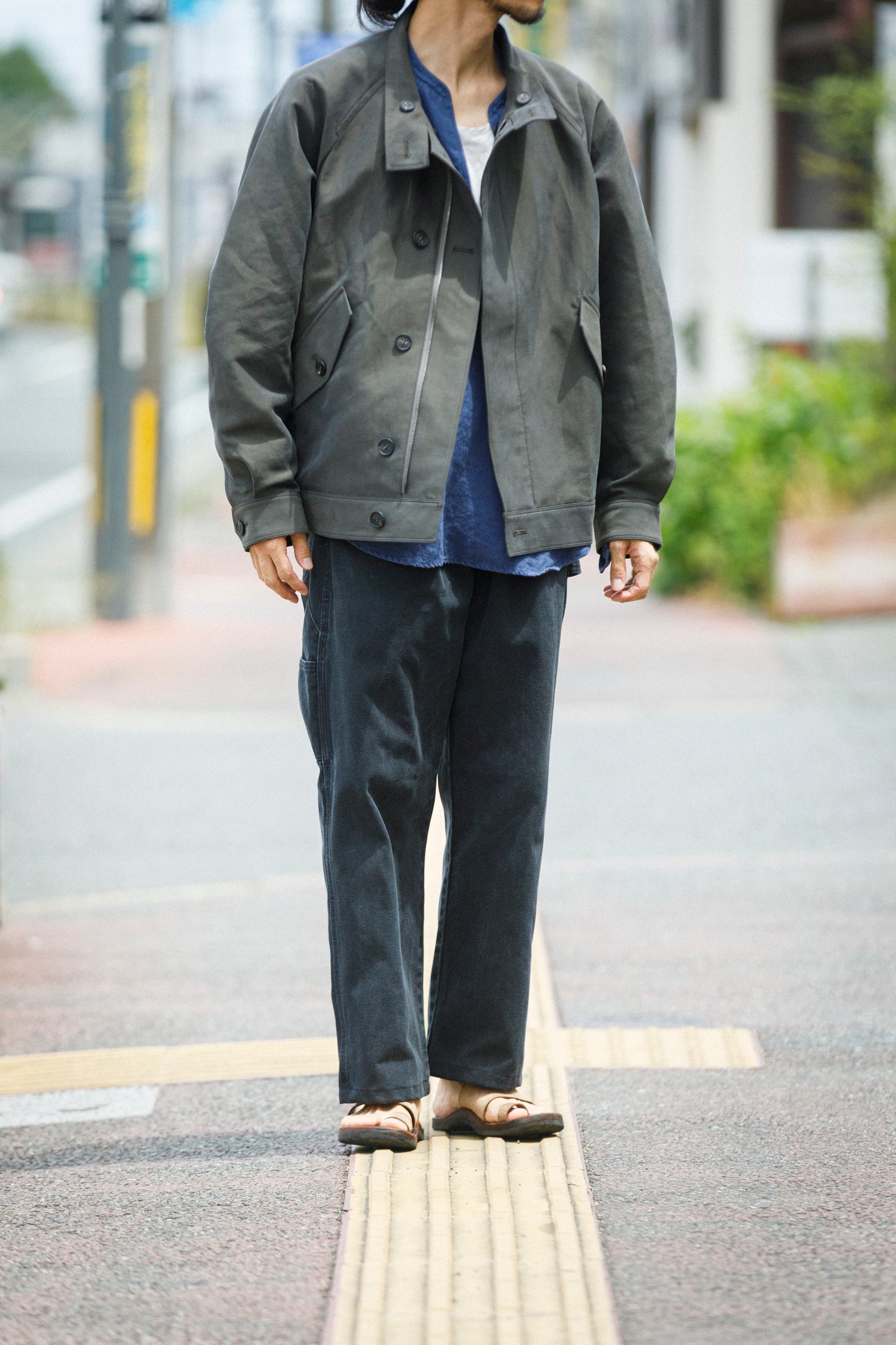 山内 / 26221 シルクコットンクロス・ジップジャケット - KHAKI