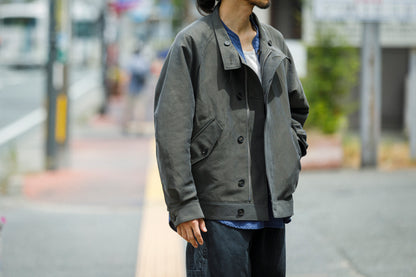 山内 / 26221 シルクコットンクロス・ジップジャケット - KHAKI