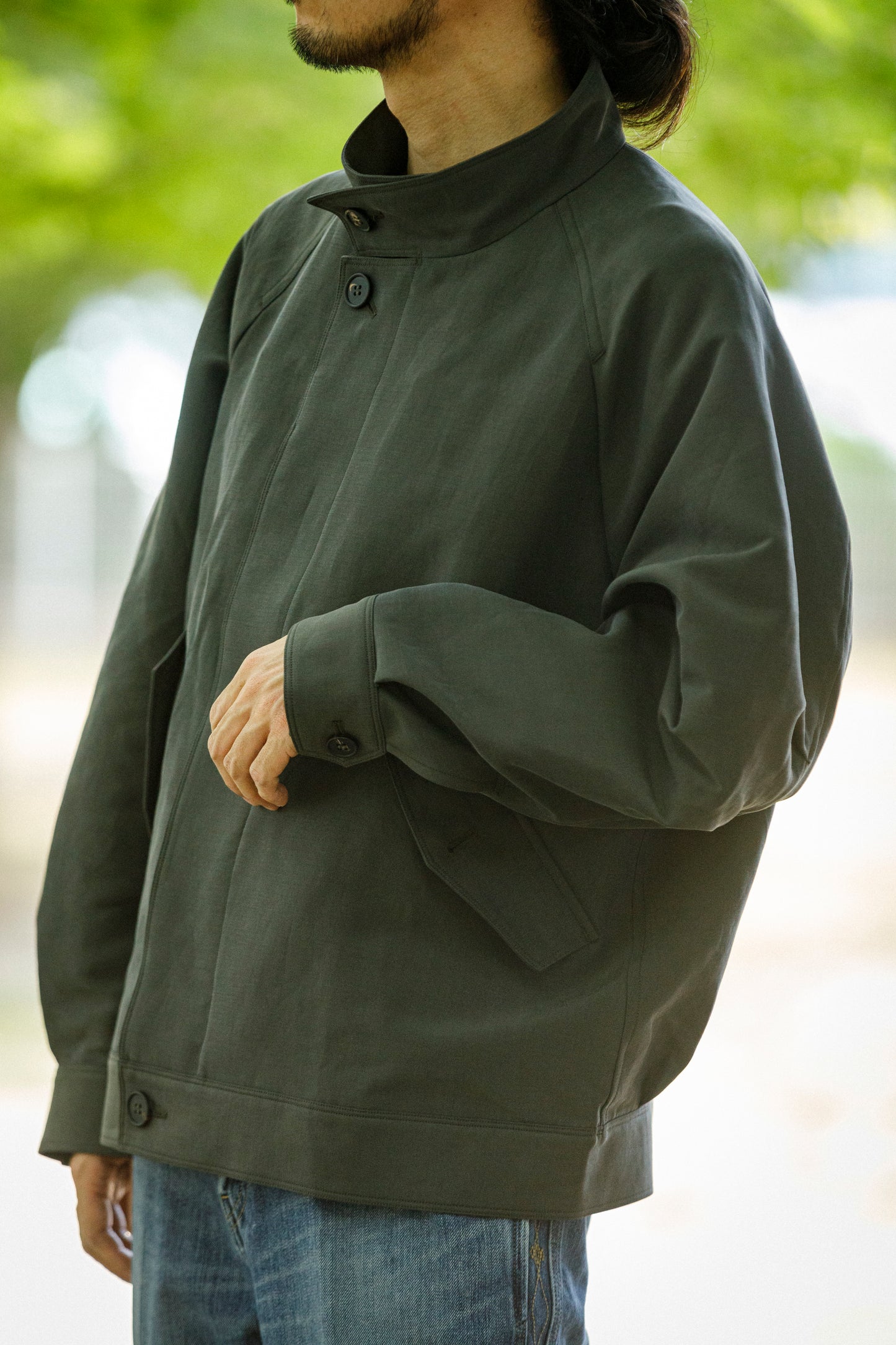 山内 / 26221 シルクコットンクロス・ジップジャケット - KHAKI