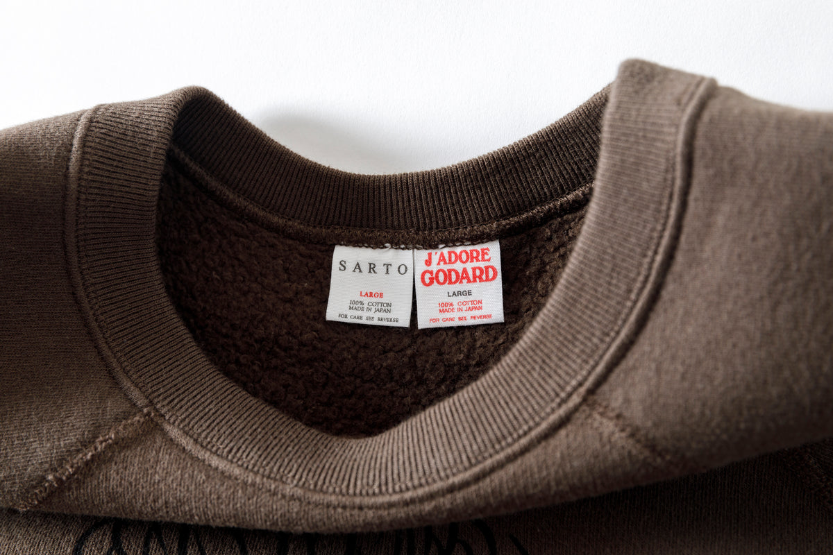 SARTO × J'ADORE GODARD / FILM DIRECTOR CREW NECK L/S - DARK BROWN