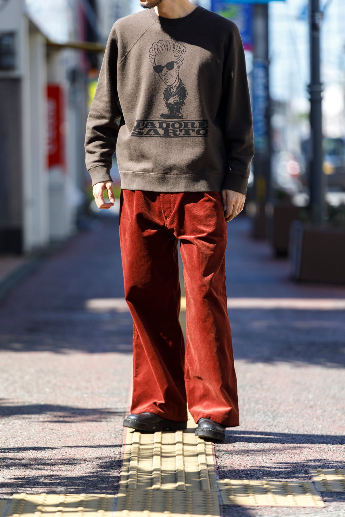 SARTO × J'ADORE GODARD / FILM DIRECTOR CREW NECK L/S - DARK BROWN