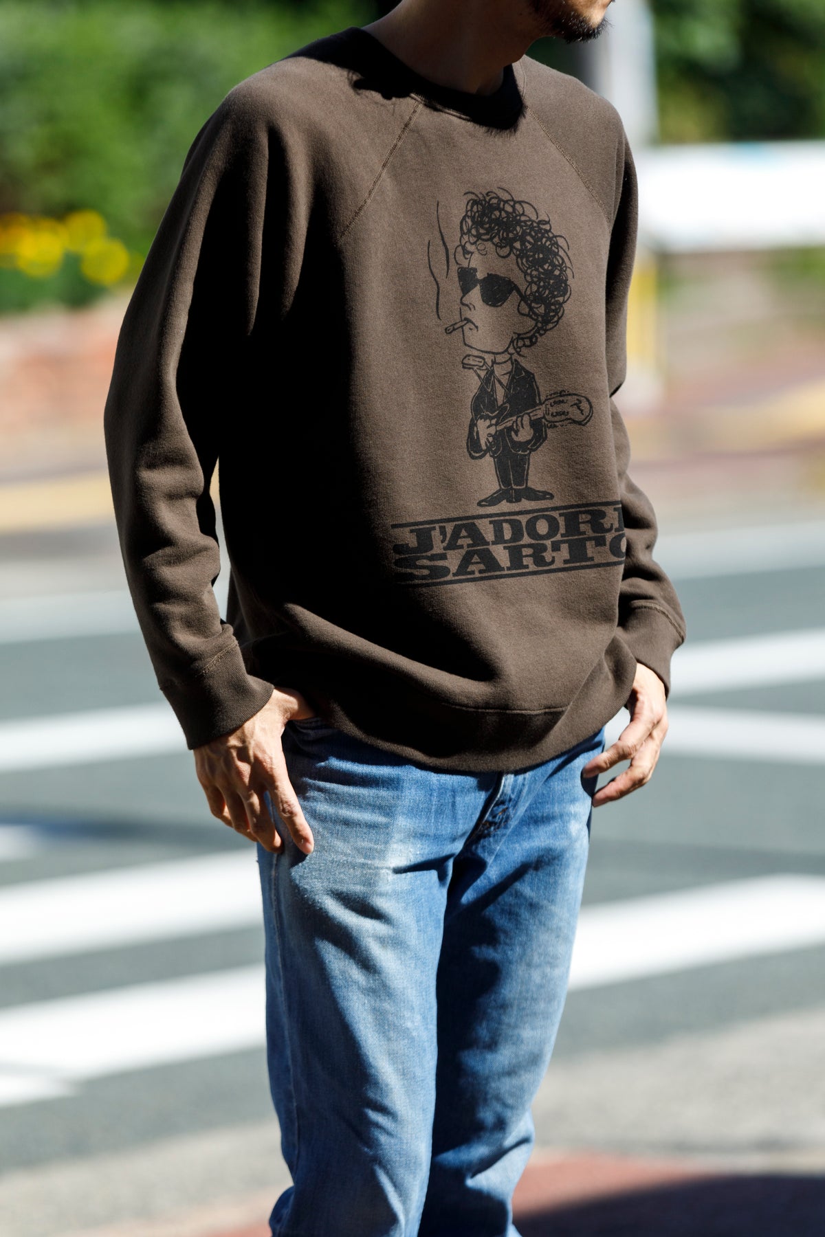 SARTO × J'ADORE GODARD / MUSICIAN CREW NECK L/S - DARK BROWN