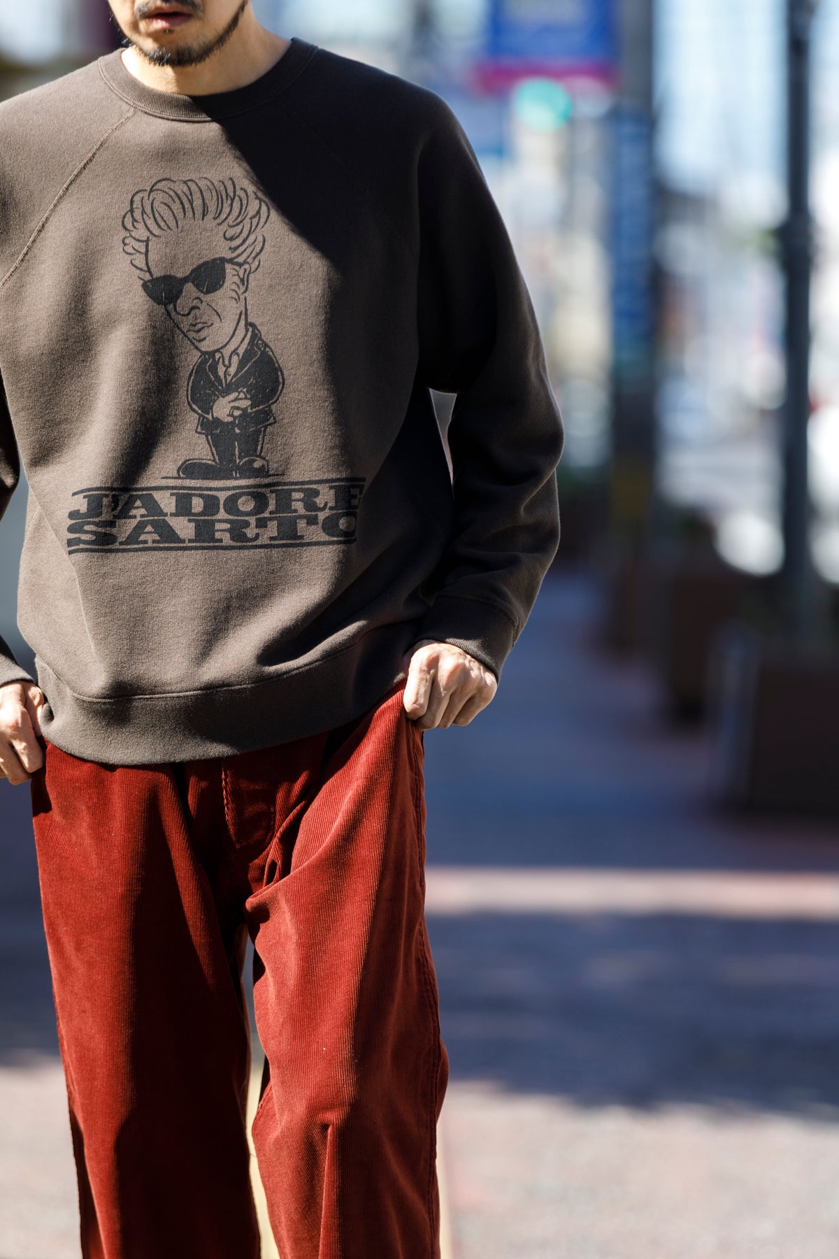 SARTO × J'ADORE GODARD / FILM DIRECTOR CREW NECK L/S - DARK BROWN