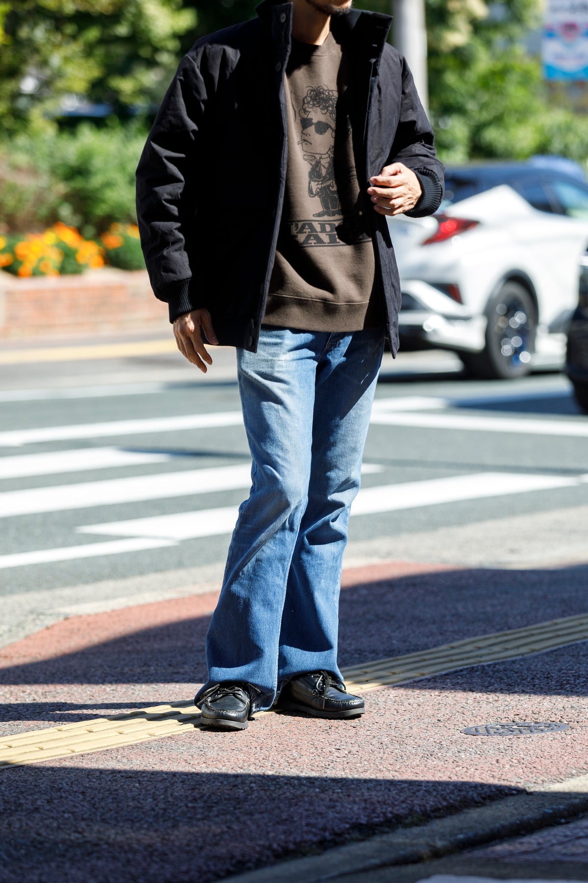 SARTO × J'ADORE GODARD / MUSICIAN CREW NECK L/S - DARK BROWN