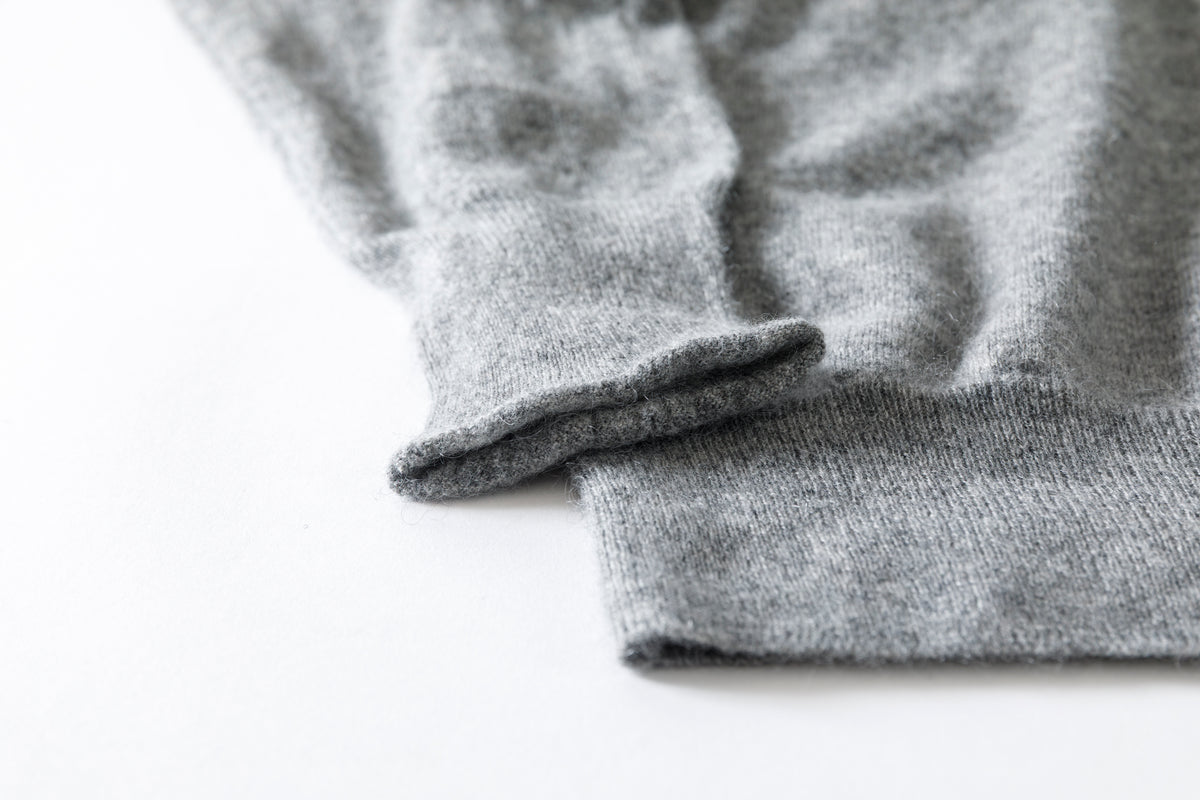 Nikki ESSENTIAL PIECE / Lightweight All-yak Crewneck - Gray