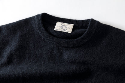 Nikki ESSENTIAL PIECE / Lightweight All-yak Crewneck - Black